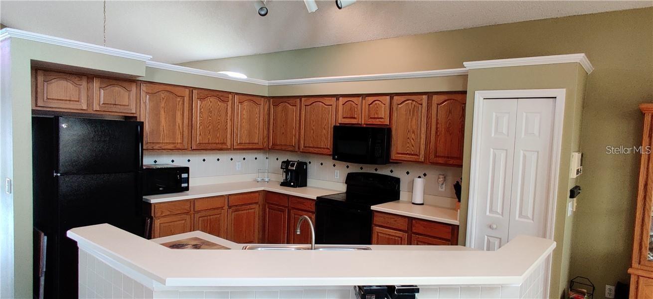 Image 4 of 37 For 354 Lexingdale