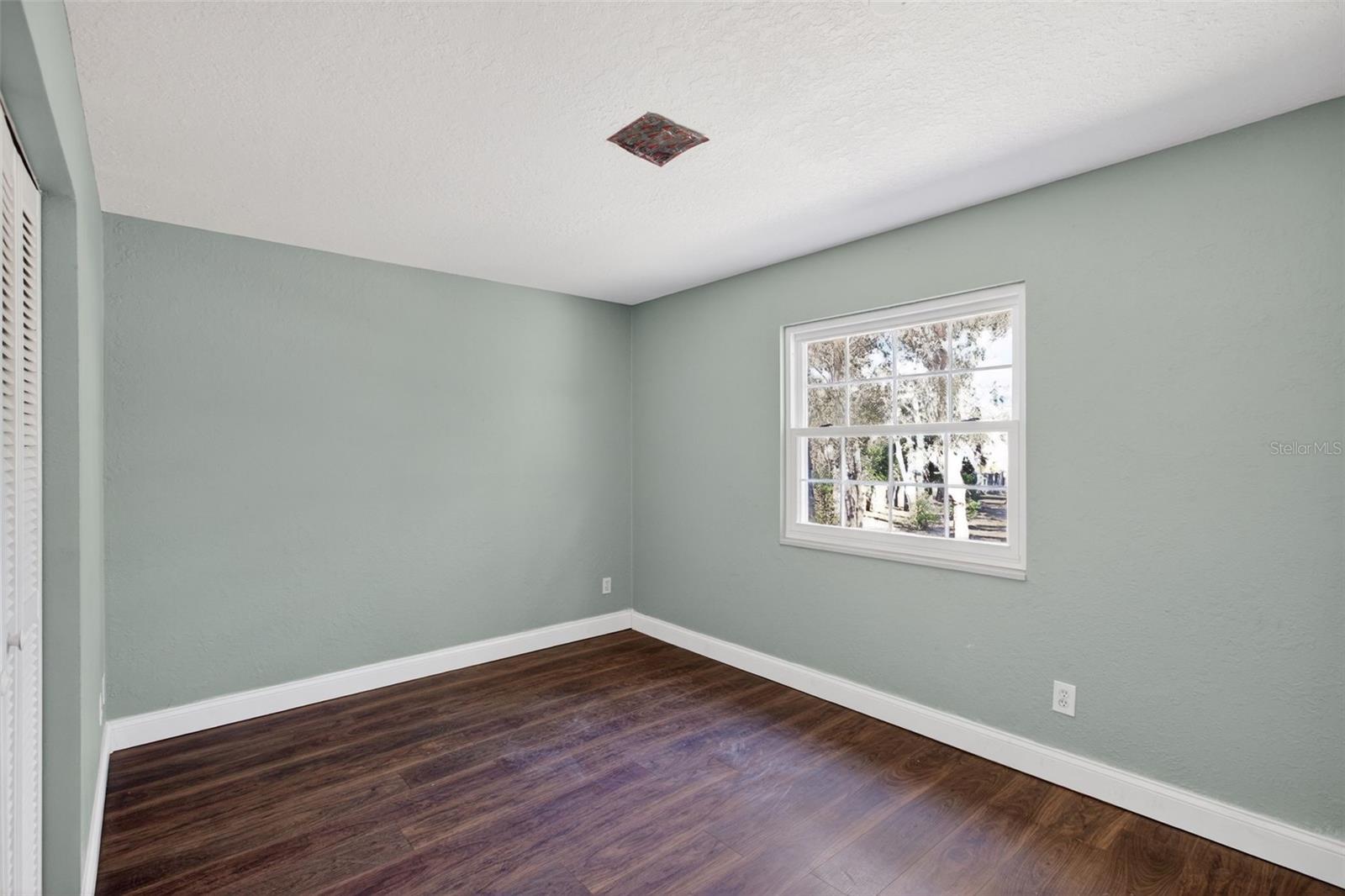 Image 20 of 42 For 901 Sunset Avenue