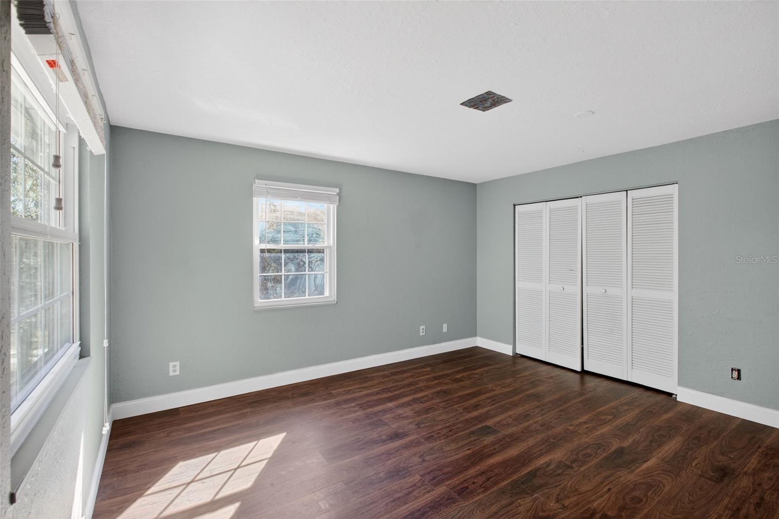 Image 26 of 42 For 901 Sunset Avenue