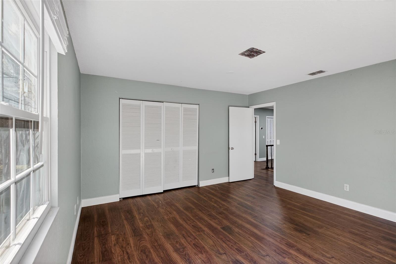 Image 27 of 42 For 901 Sunset Avenue