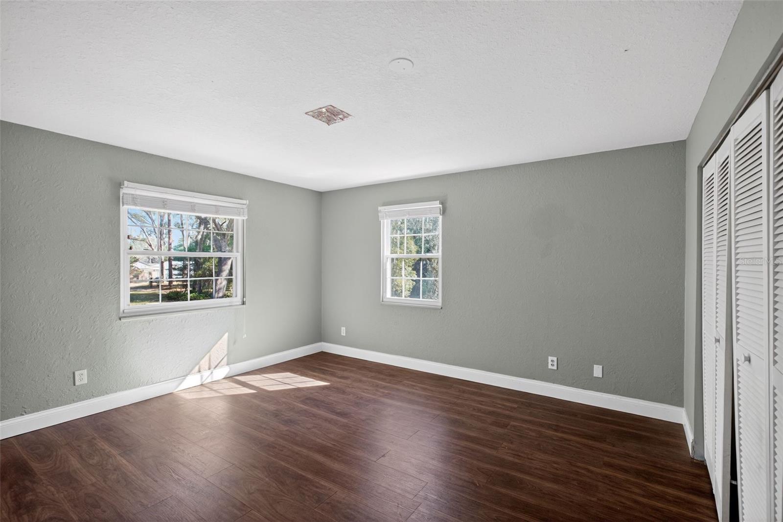 Image 28 of 42 For 901 Sunset Avenue