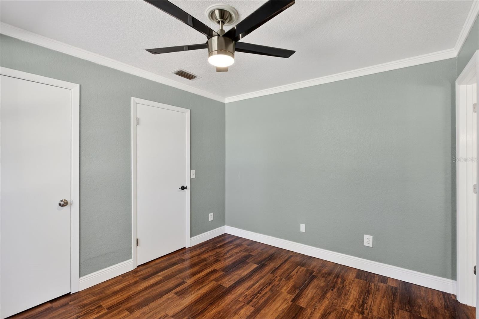 Image 29 of 42 For 901 Sunset Avenue