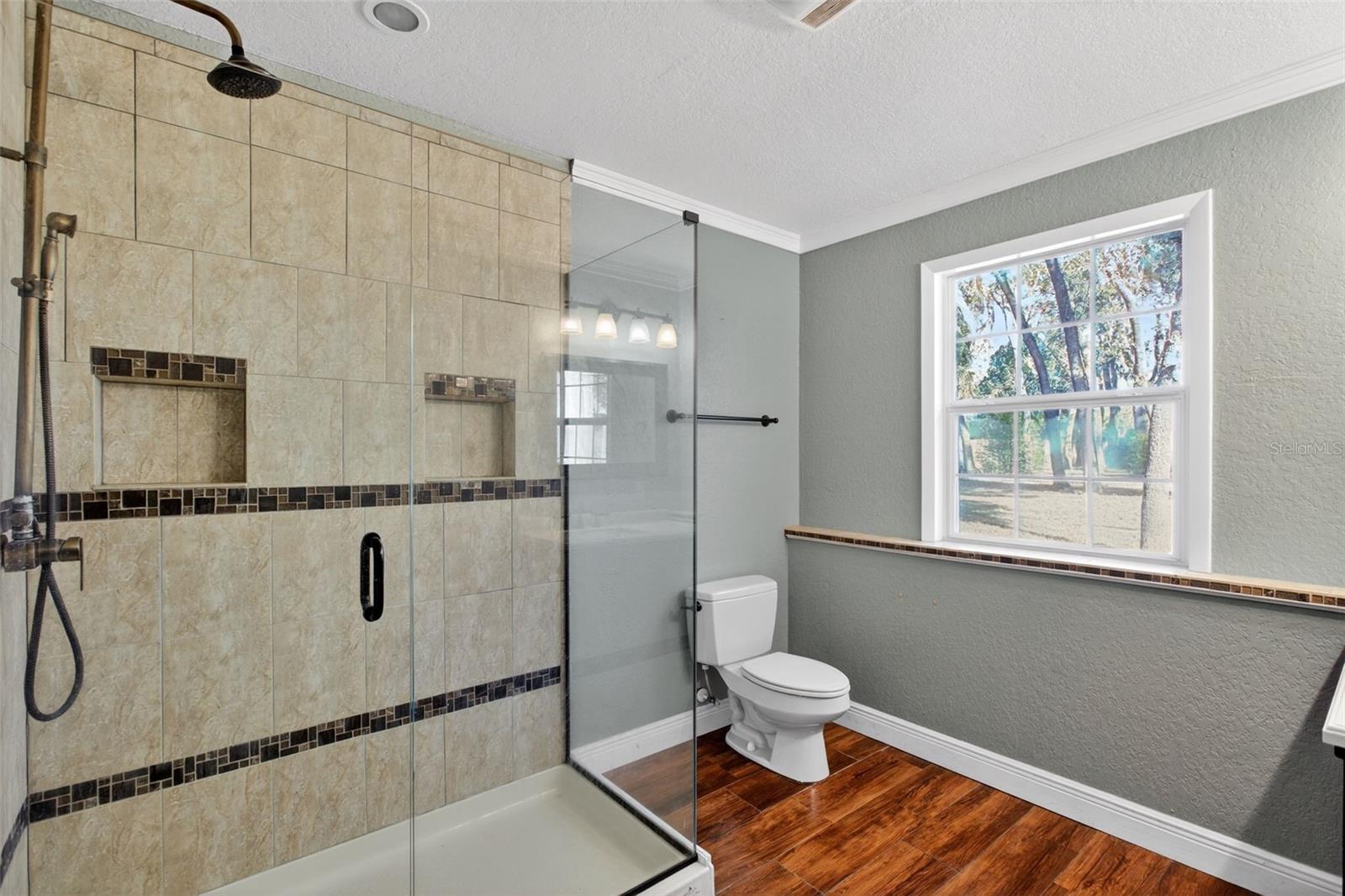 Image 33 of 42 For 901 Sunset Avenue