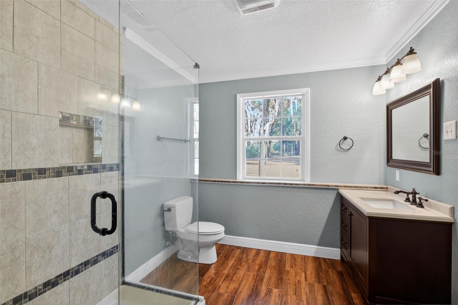 Image 35 of 42 For 901 Sunset Avenue