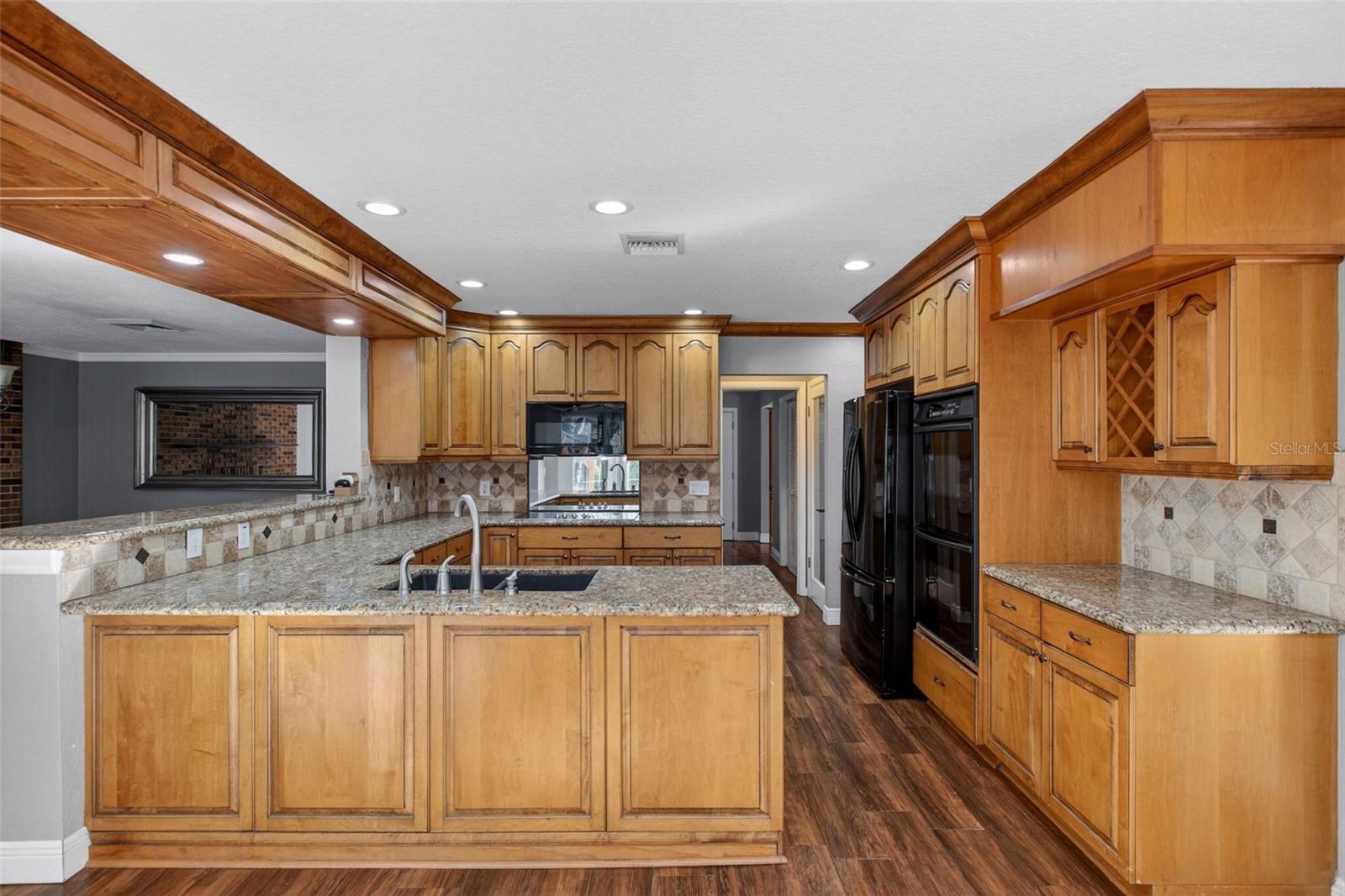 Image 4 of 42 For 901 Sunset Avenue