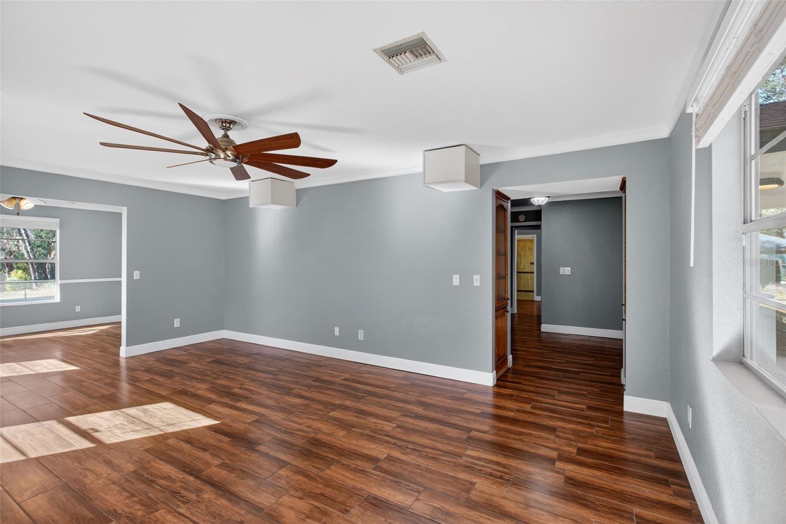 Image 7 of 42 For 901 Sunset Avenue