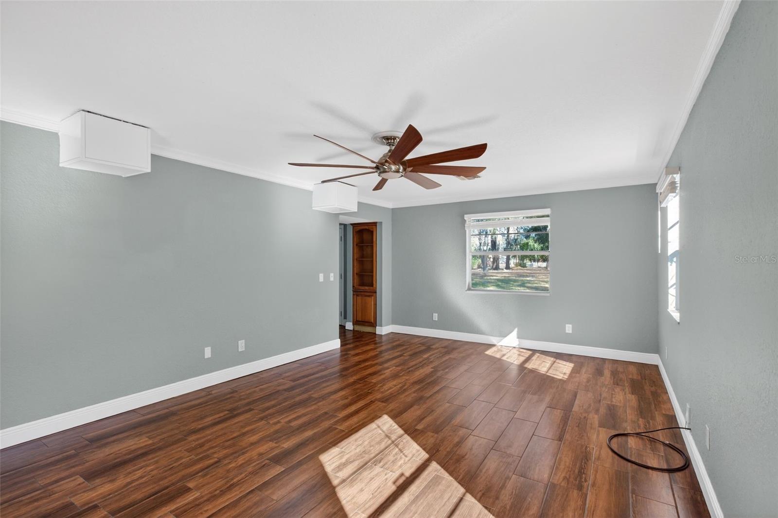 Image 8 of 42 For 901 Sunset Avenue