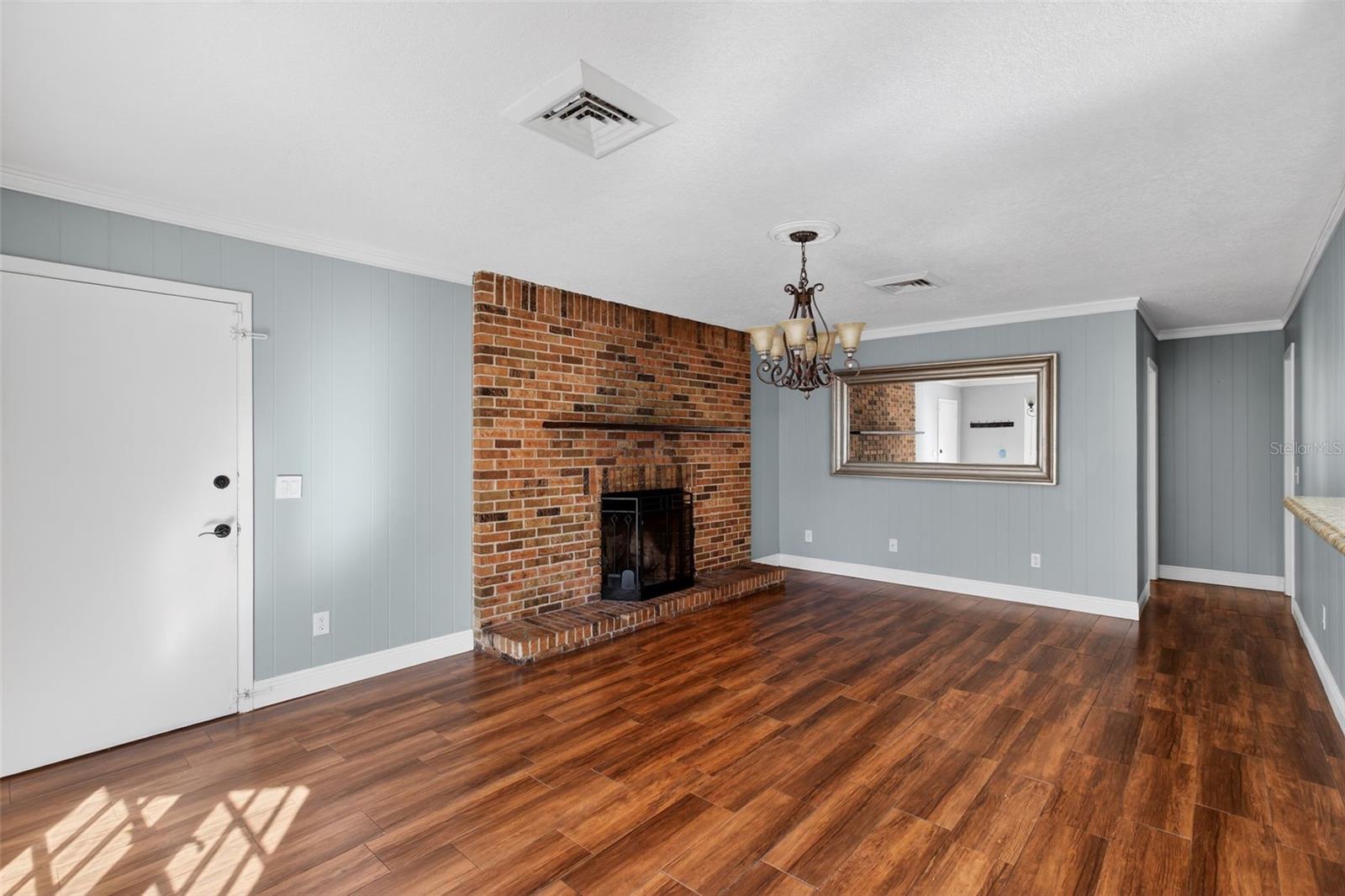 Image 9 of 42 For 901 Sunset Avenue