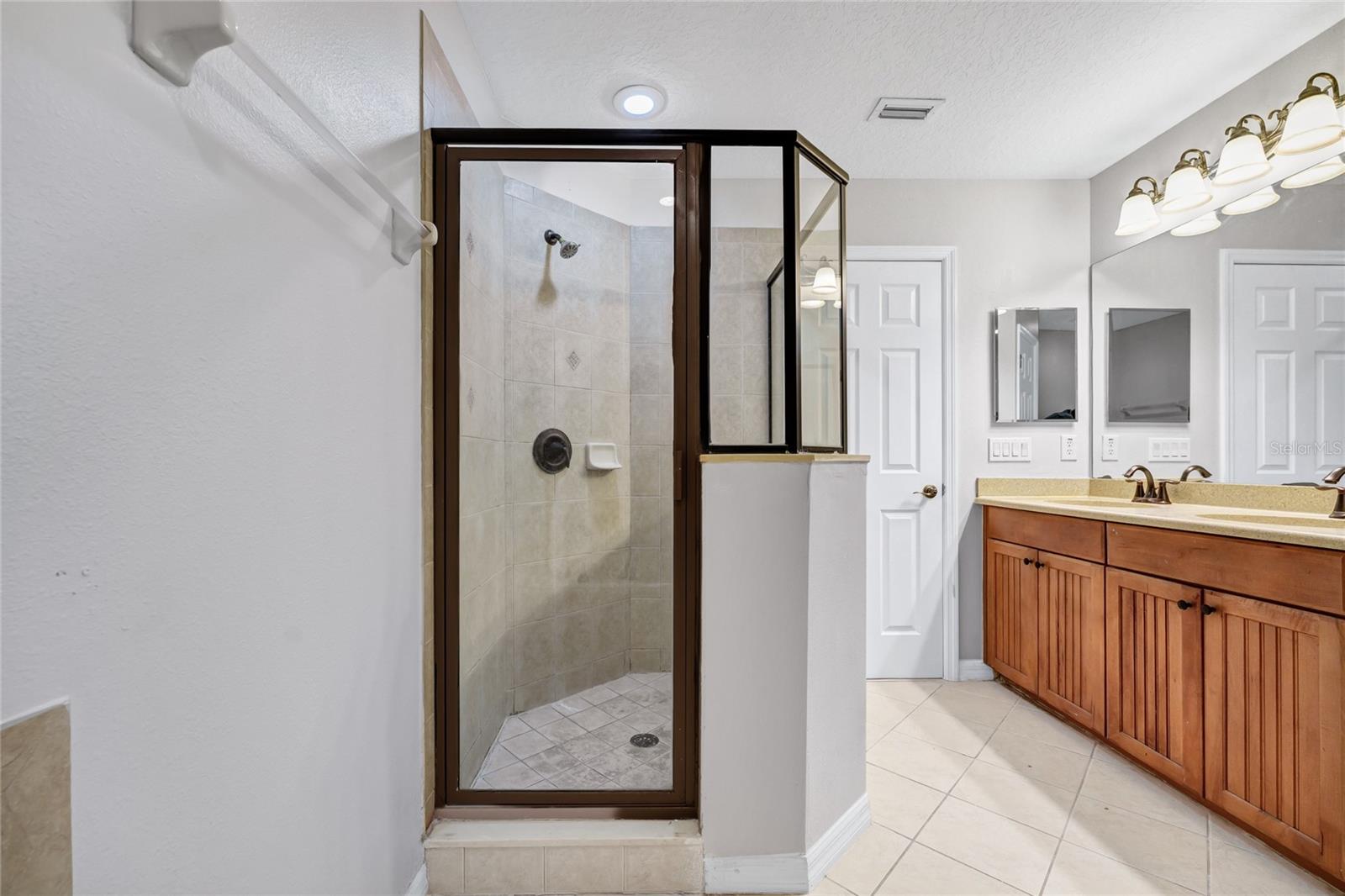 Image 19 of 29 For 4848 Fiorazante Avenue