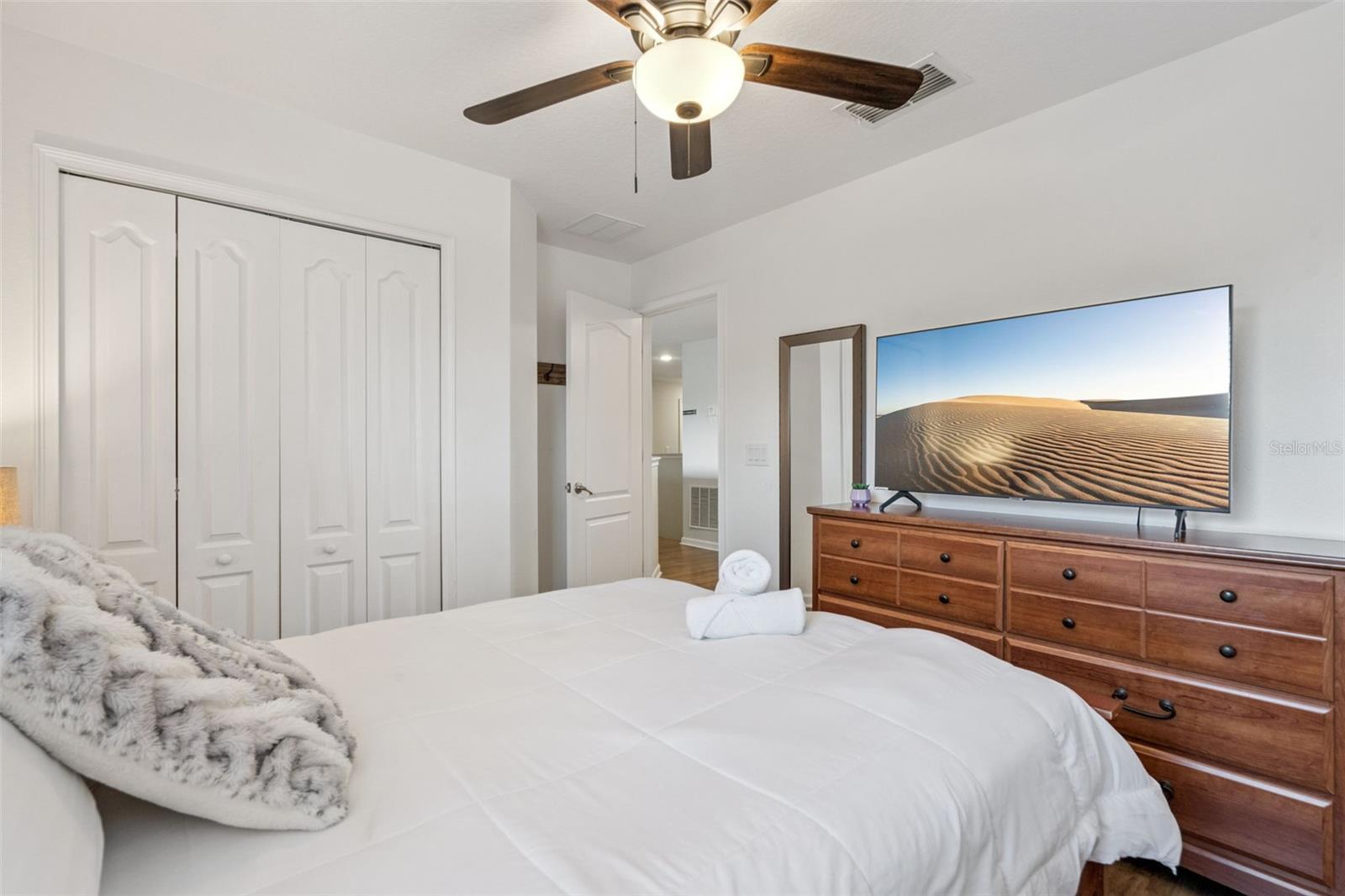 Image 26 of 63 For 4356 Acorn Court