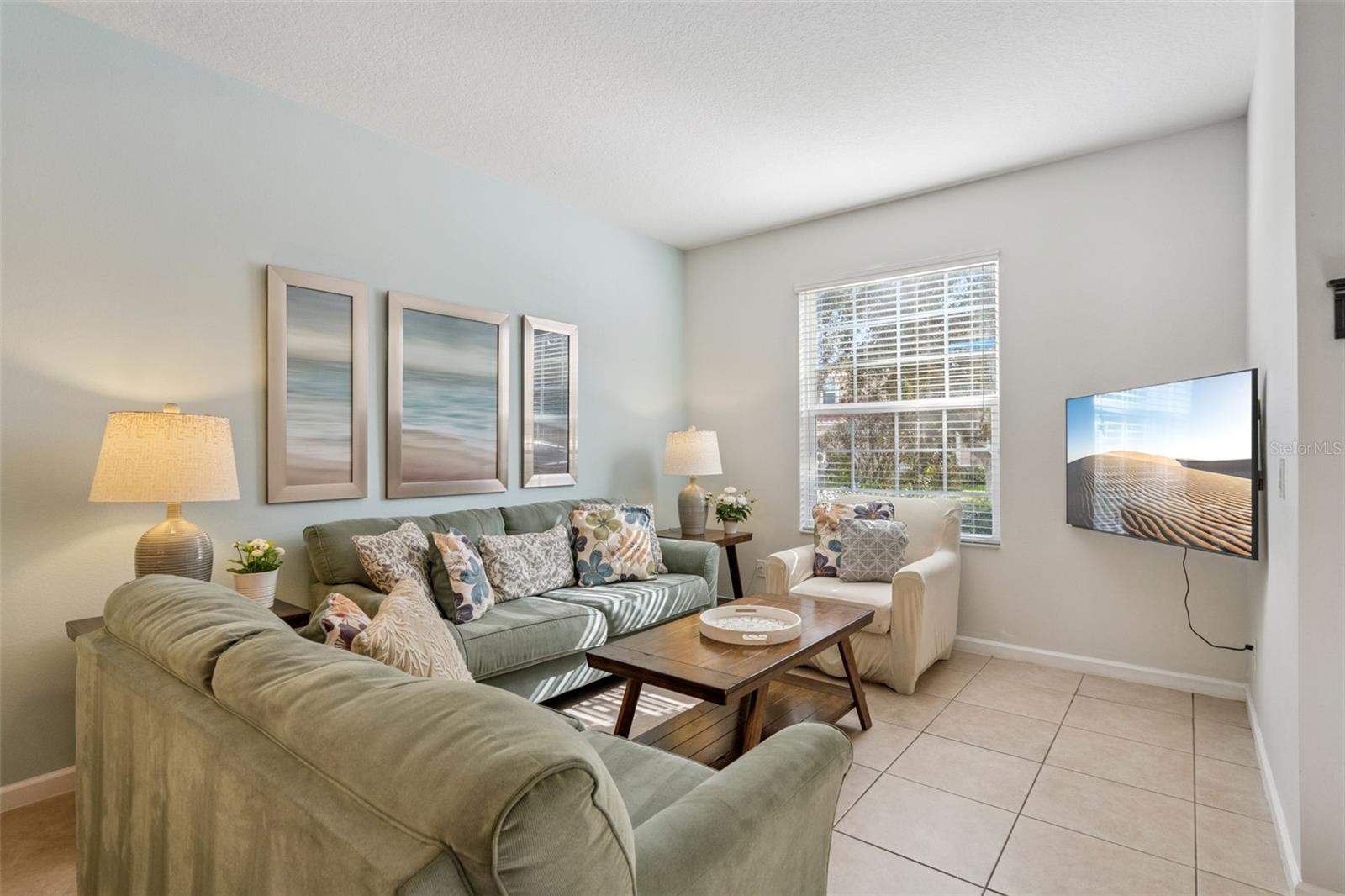 Image 4 of 63 For 4356 Acorn Court