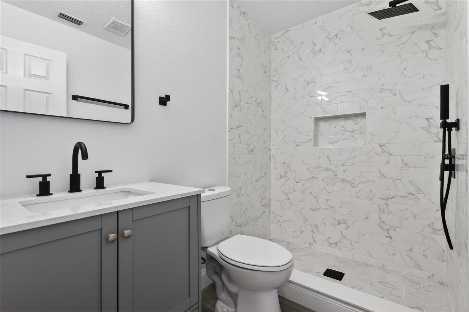 Image 14 of 26 For 5319 Martin Lane