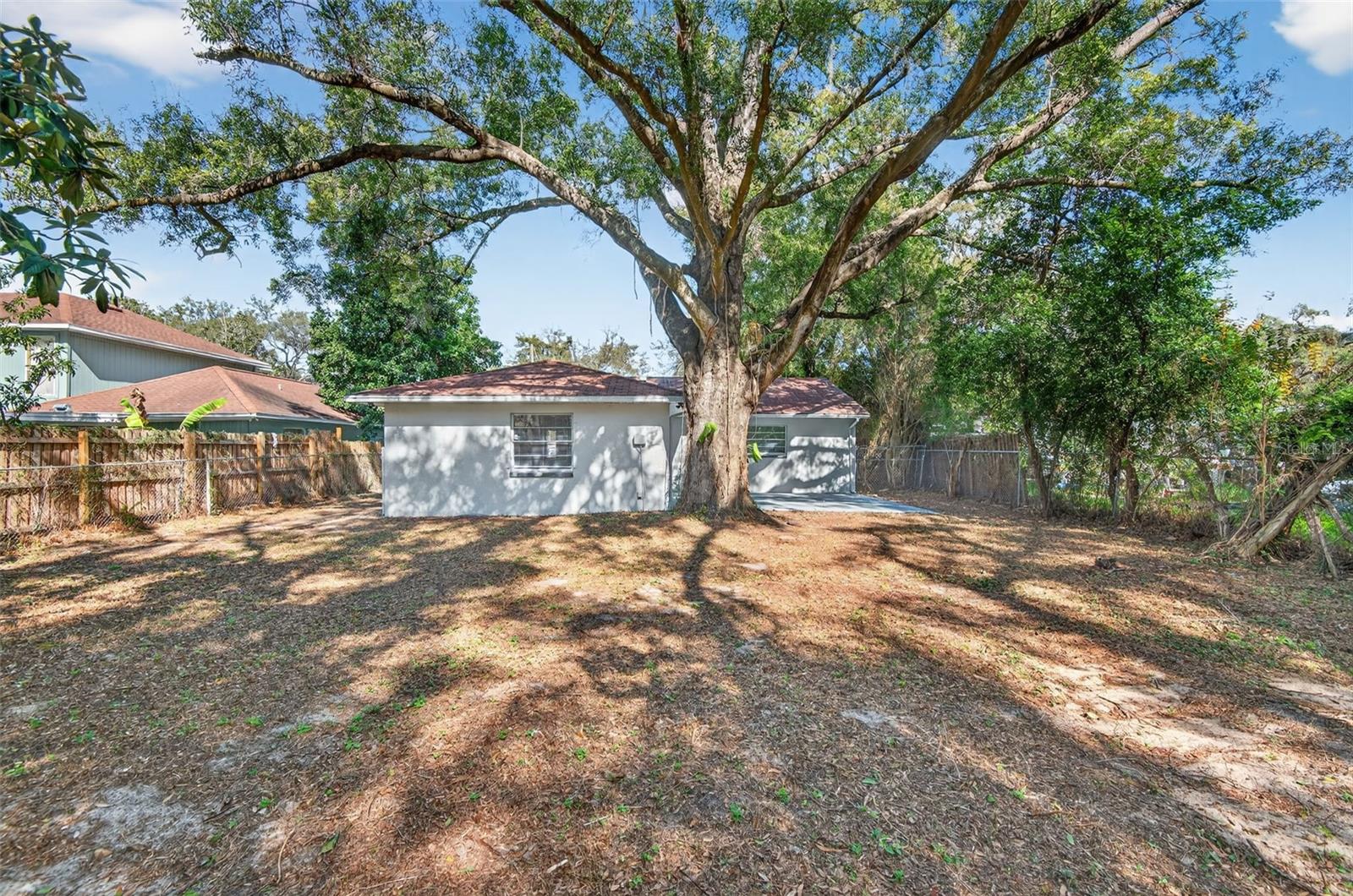 Image 24 of 26 For 5319 Martin Lane