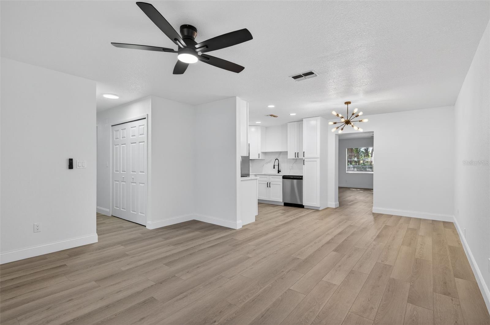 Image 4 of 26 For 5319 Martin Lane