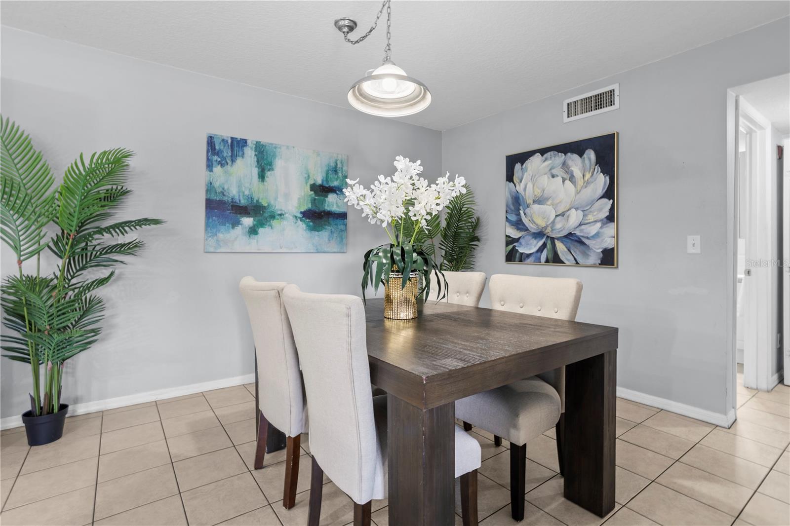 Image 10 of 46 For 145 Pearl Lake Causeway 106