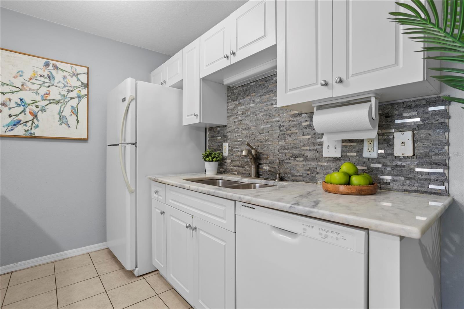 Image 16 of 46 For 145 Pearl Lake Causeway 106