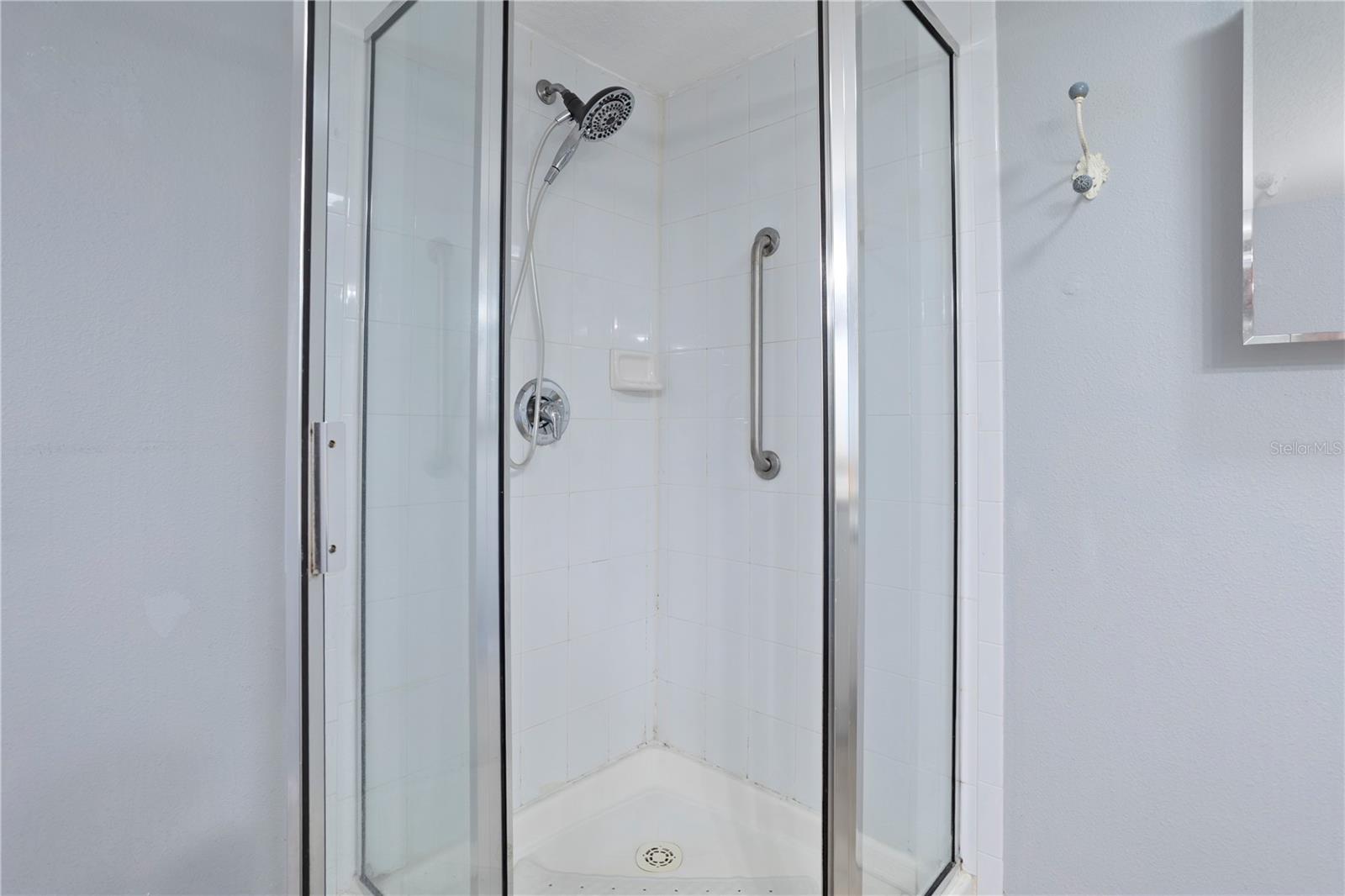 Image 20 of 46 For 145 Pearl Lake Causeway 106