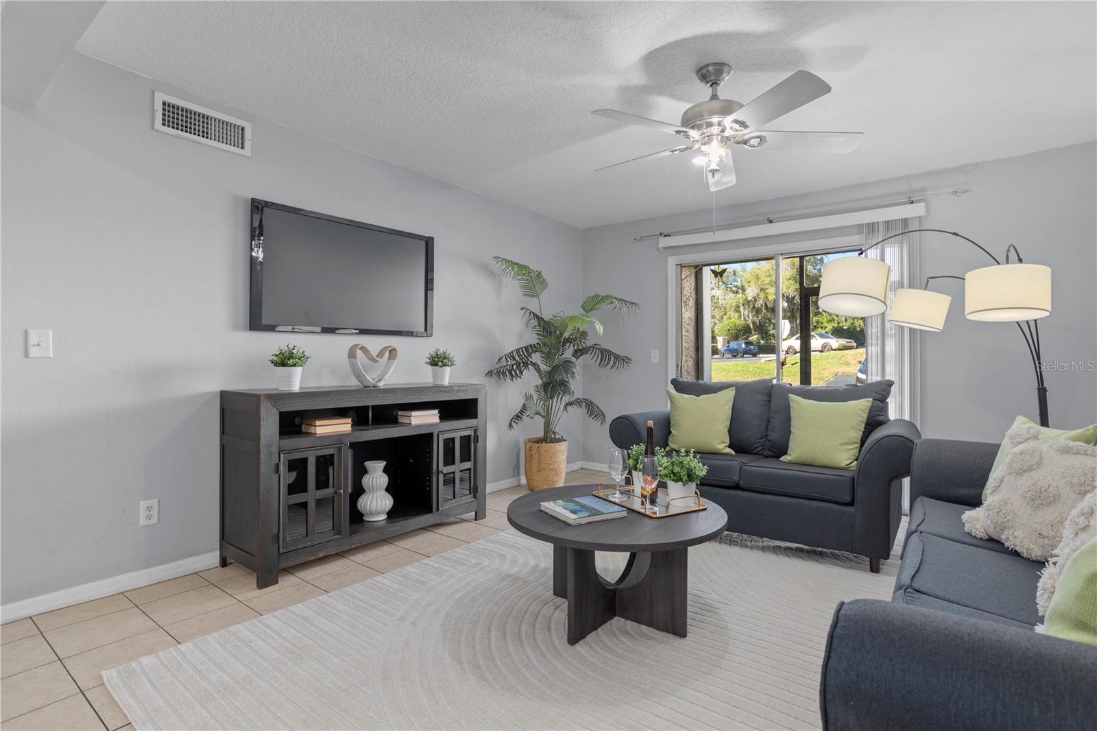 Image 7 of 46 For 145 Pearl Lake Causeway 106