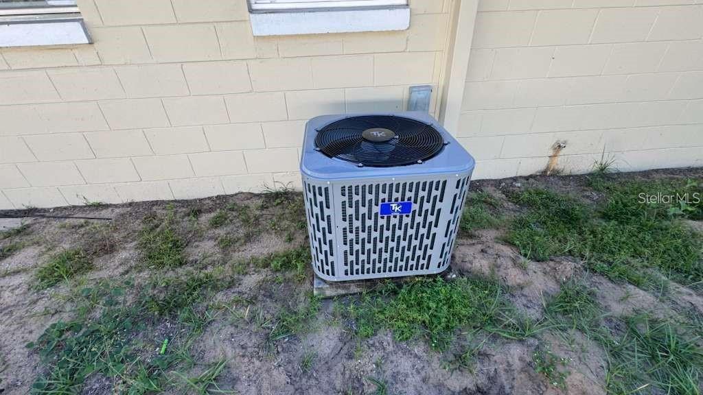 Image 18 of 21 For 545 Oak Drive