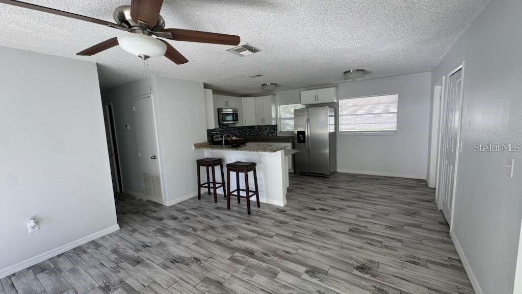 Image 4 of 21 For 545 Oak Drive