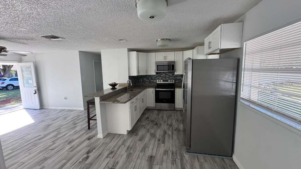 Image 6 of 21 For 545 Oak Drive