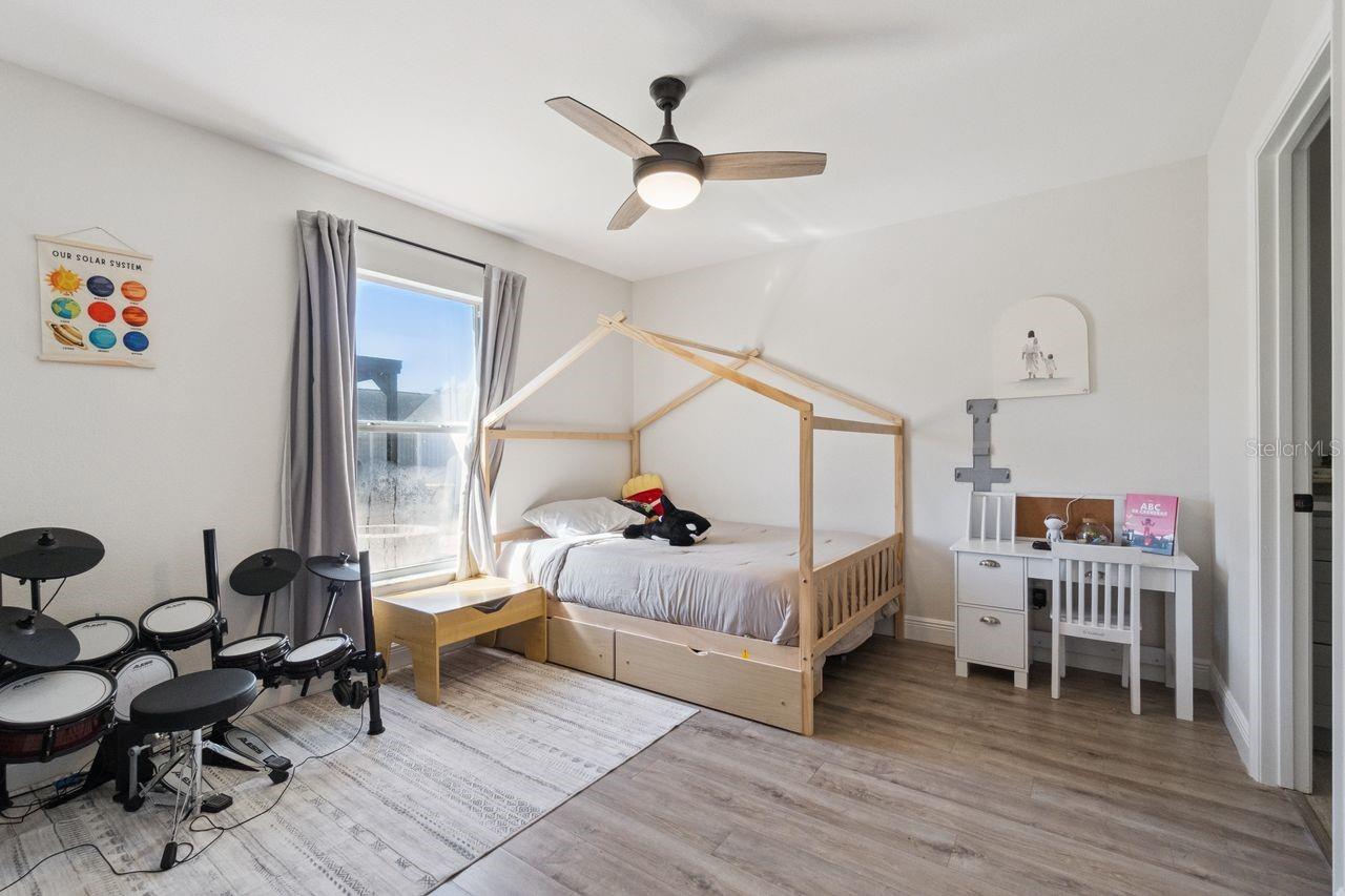 Image 16 of 27 For 3594 Yellow Bird Court