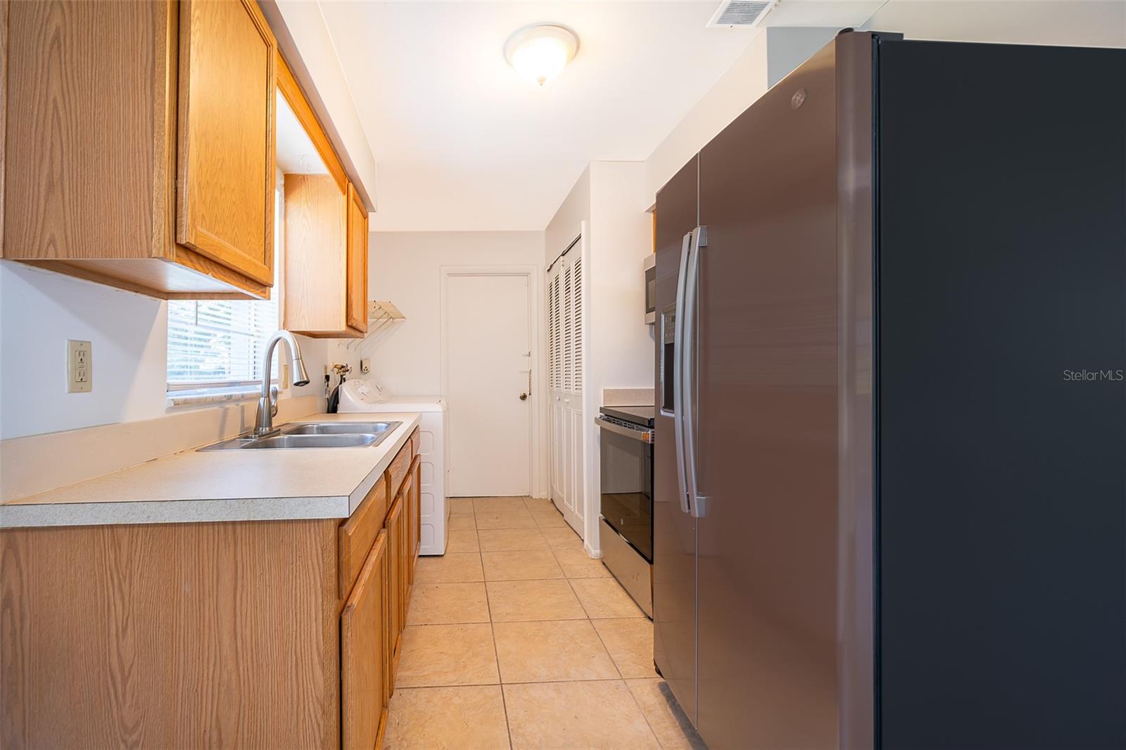 Image 10 of 19 For 828 Ballard Street