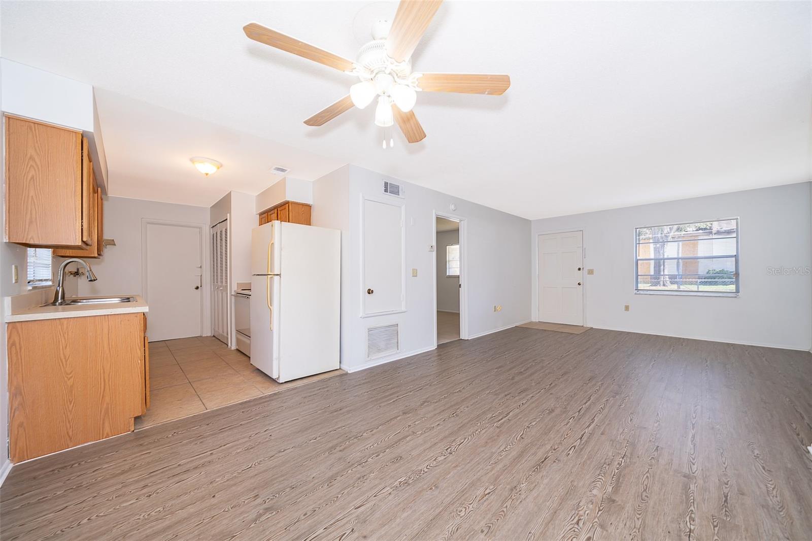 Image 8 of 19 For 828 Ballard Street