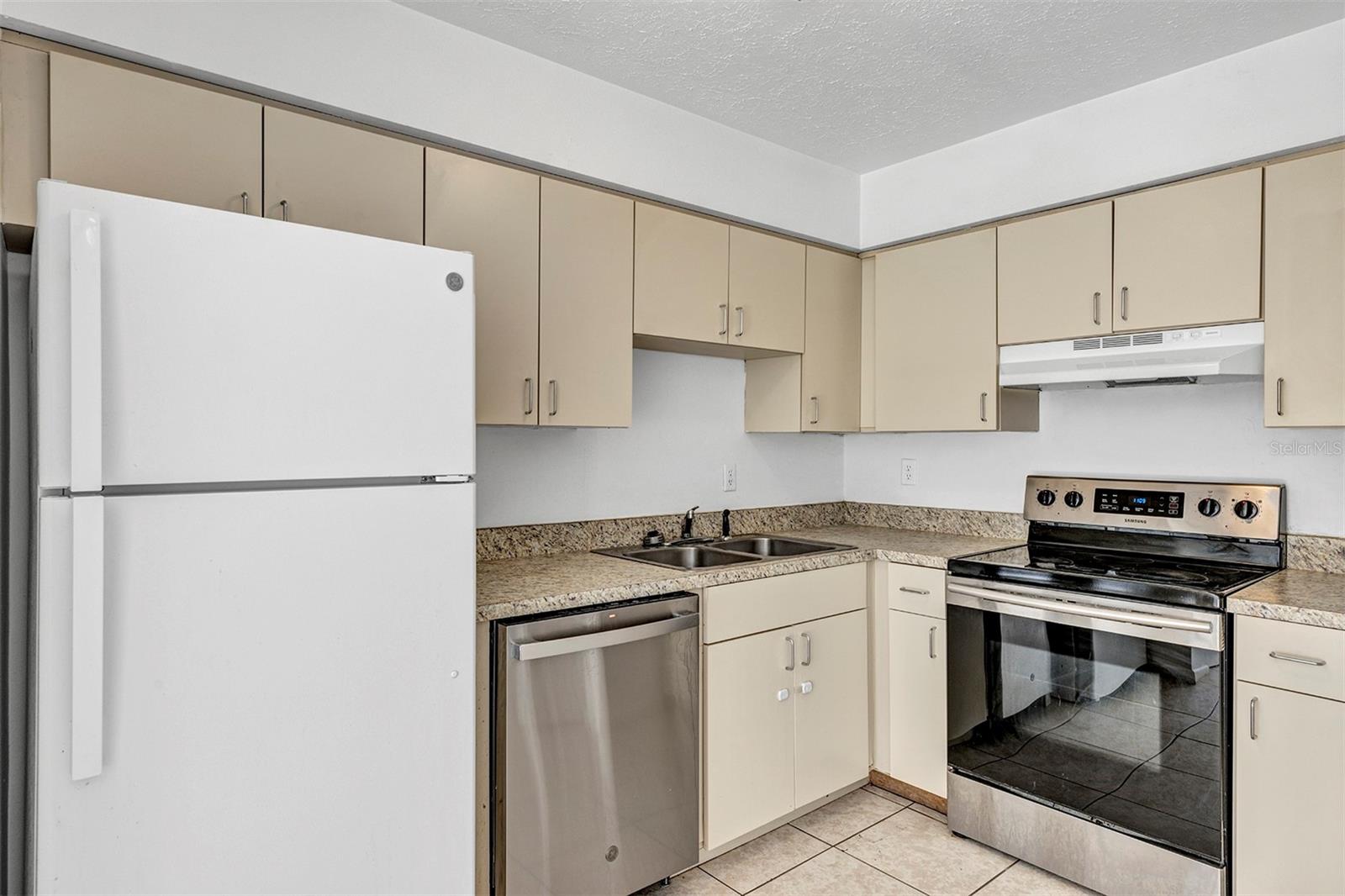 Image 8 of 17 For 3800 17th Court D