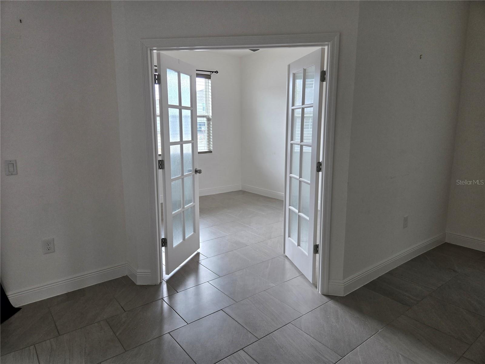 Image 8 of 17 For 1152 Blue Garden Drive