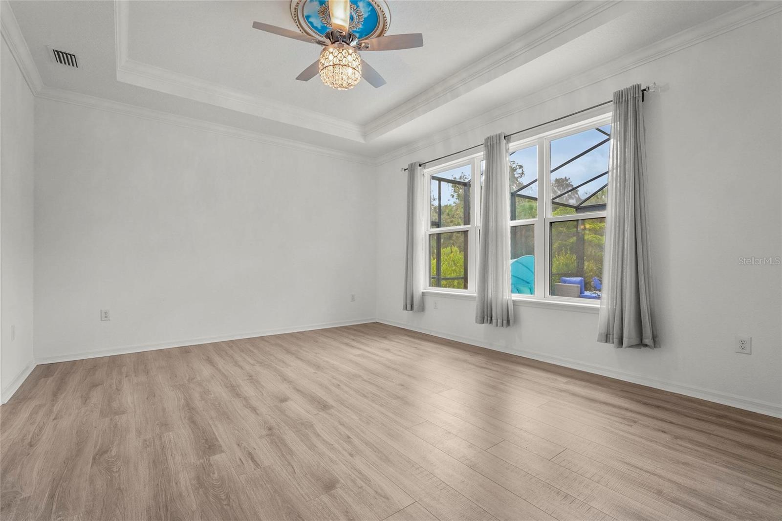 Image 18 of 26 For 10179 Milky Way Circle