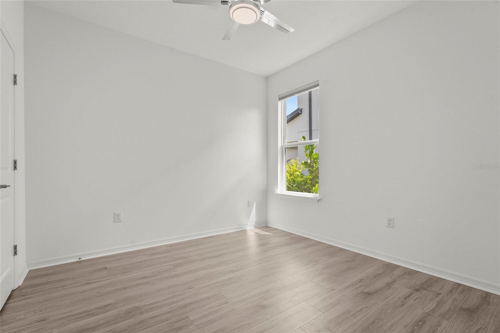 Image 7 of 26 For 10179 Milky Way Circle