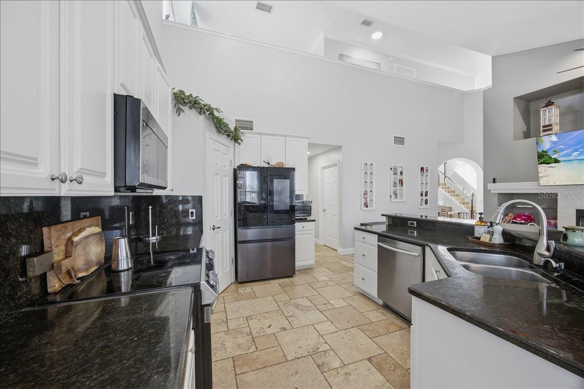 Image 11 of 40 For 13231 Meergate Circle