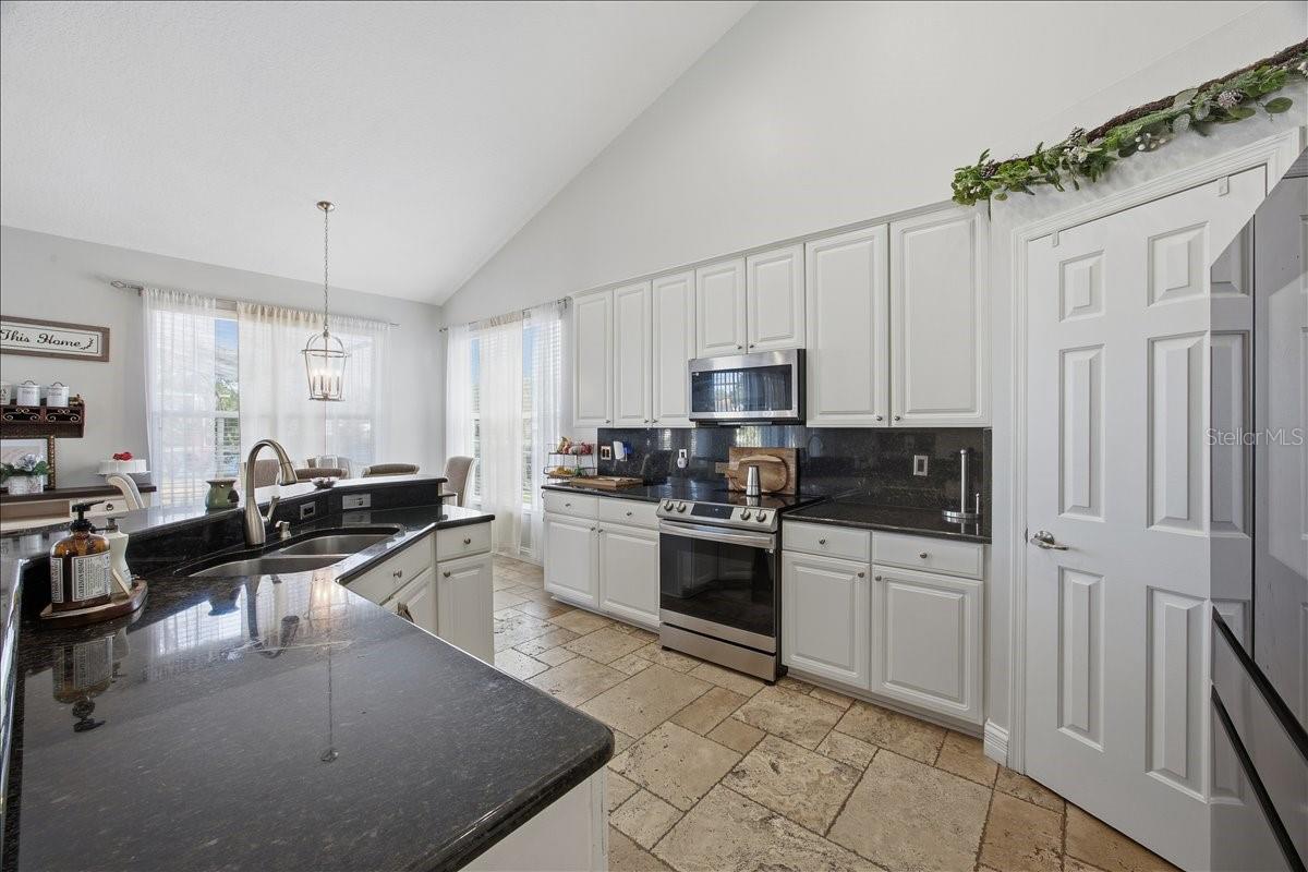 Image 12 of 40 For 13231 Meergate Circle