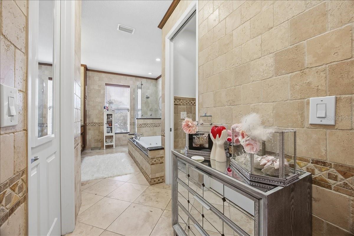 Image 19 of 40 For 13231 Meergate Circle