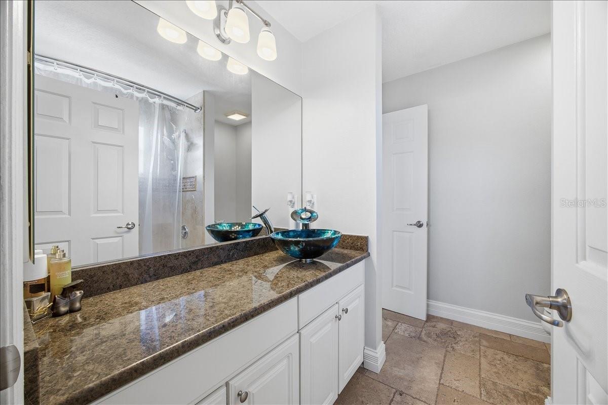 Image 23 of 40 For 13231 Meergate Circle