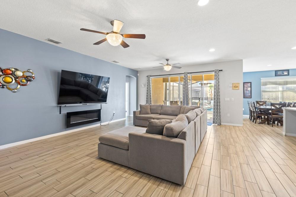 Image 16 of 100 For 6009 Broad Oak Drive