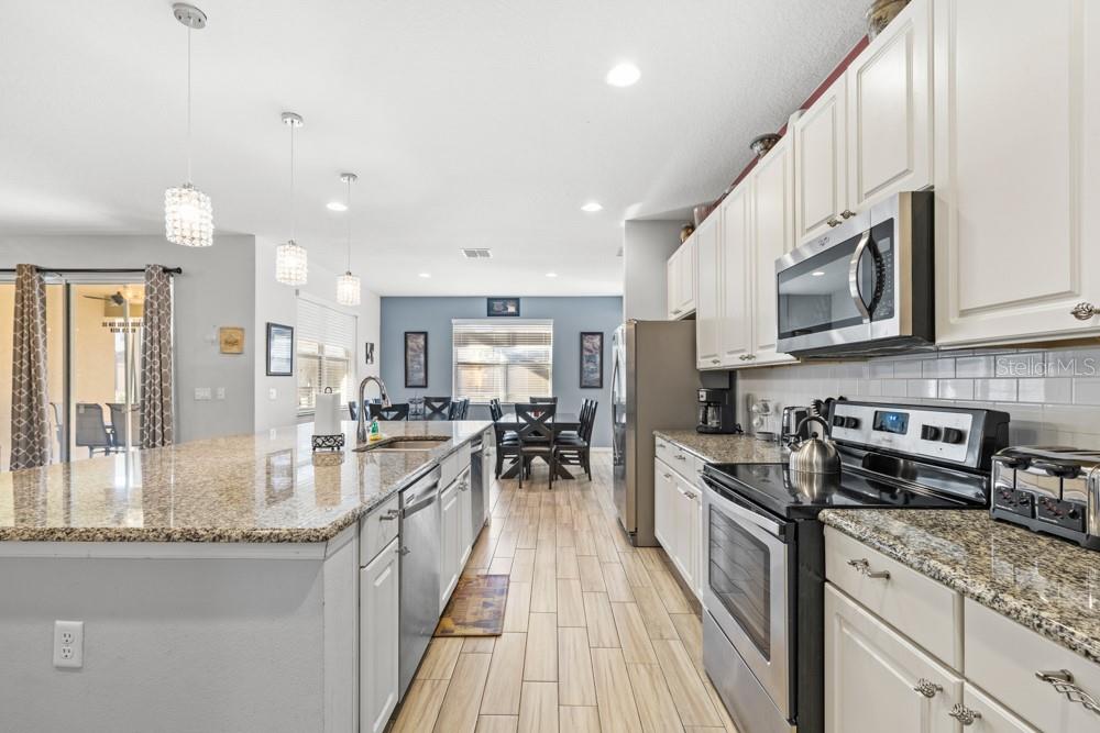 Image 23 of 100 For 6009 Broad Oak Drive