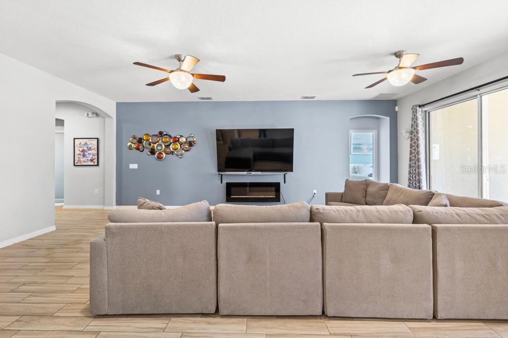 Image 35 of 100 For 6009 Broad Oak Drive