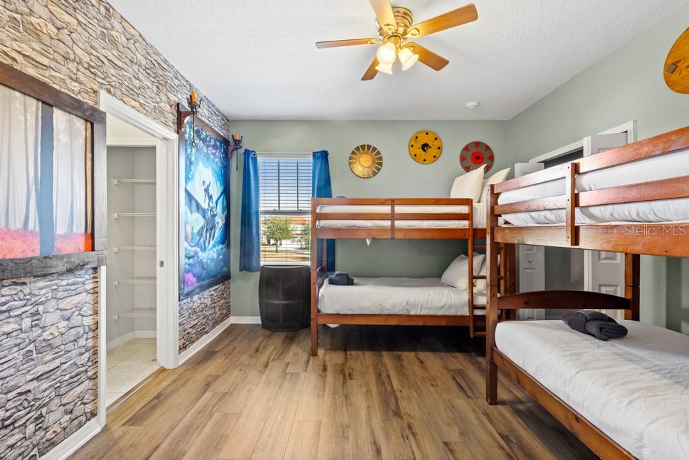 Image 40 of 100 For 6009 Broad Oak Drive