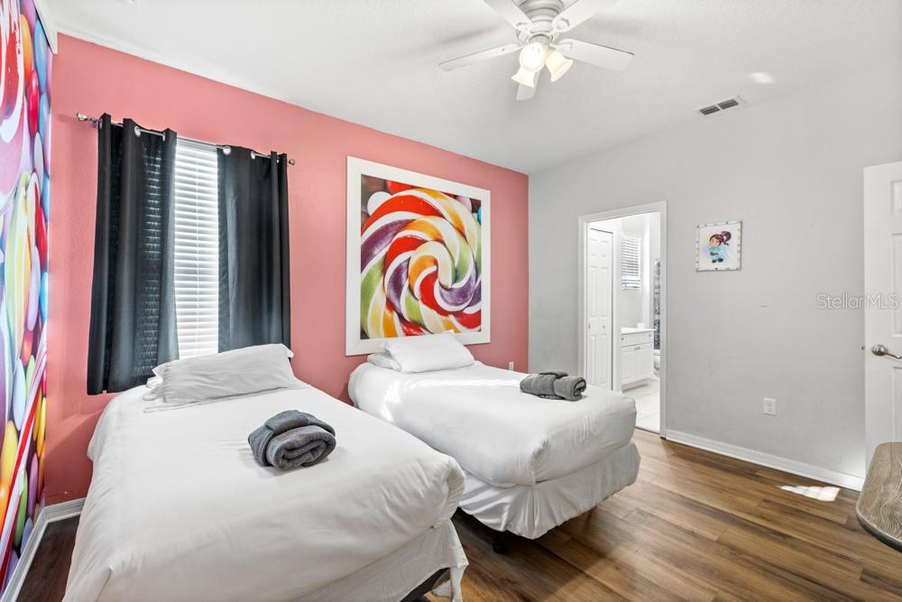 Image 47 of 100 For 6009 Broad Oak Drive