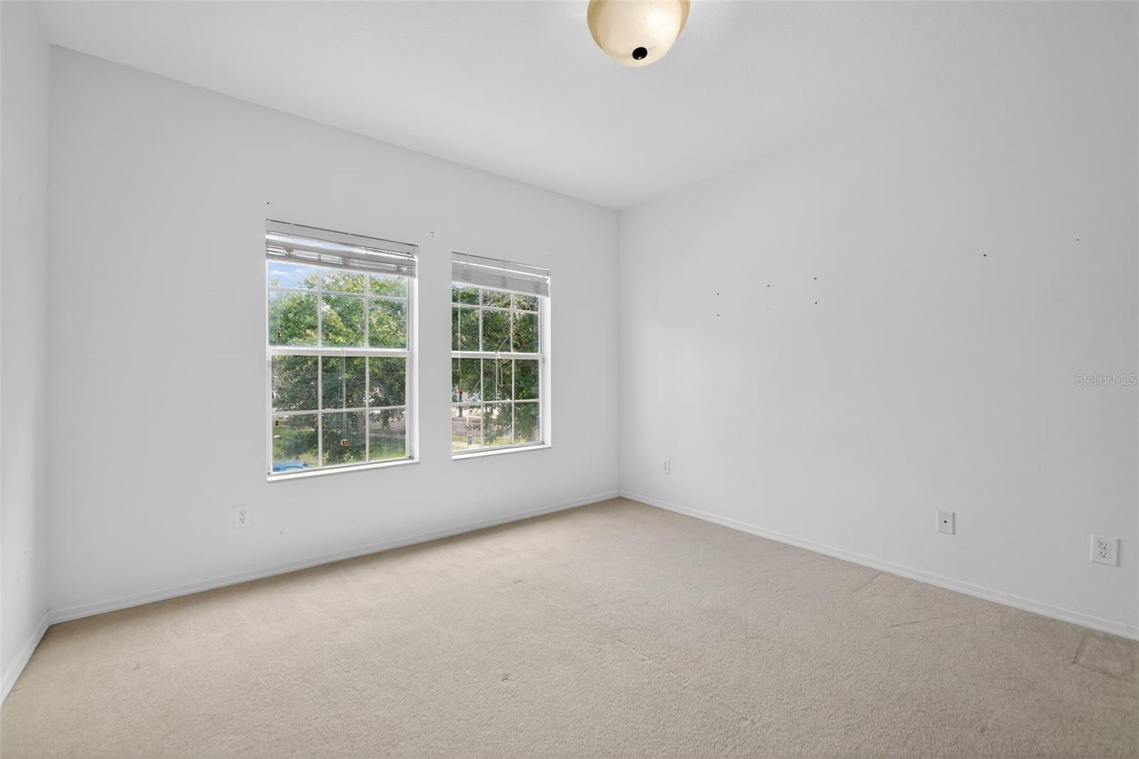 Image 12 of 29 For 6071 Strada Isle Way