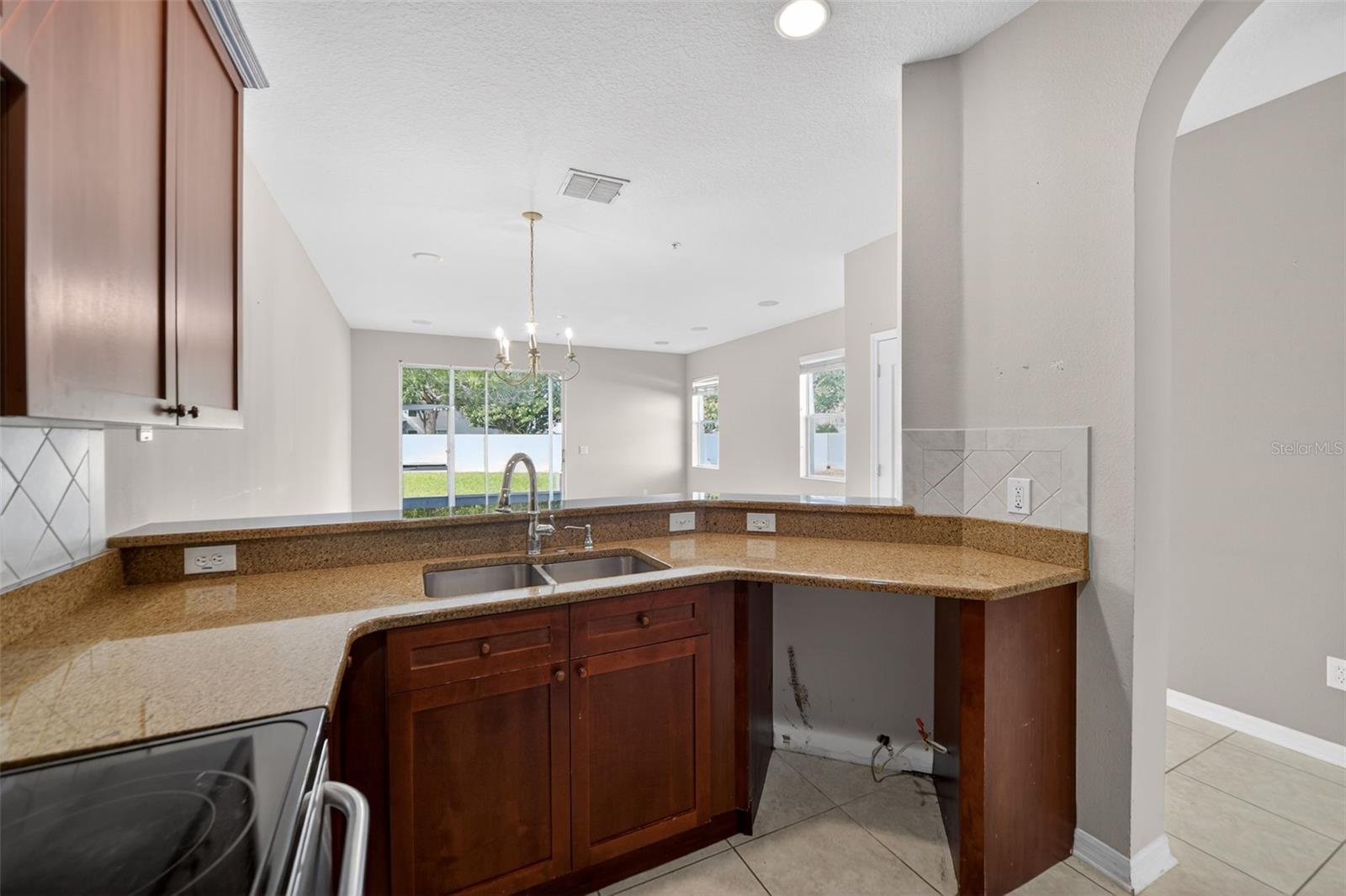 Image 20 of 29 For 6071 Strada Isle Way