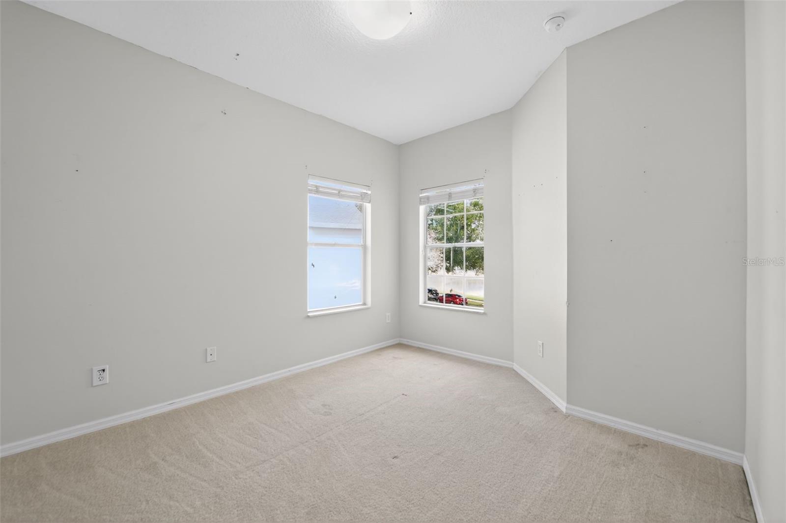 Image 8 of 29 For 6071 Strada Isle Way