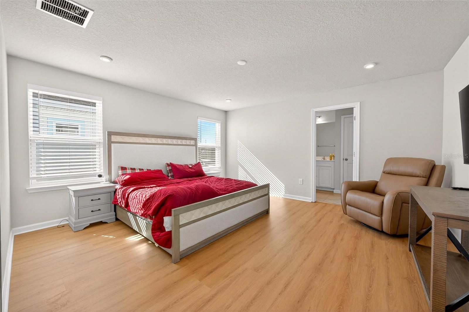 Image 16 of 42 For 3867 Denali Drive