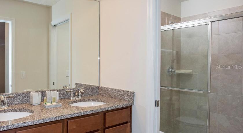 Image 21 of 43 For 8879 Geneve Court