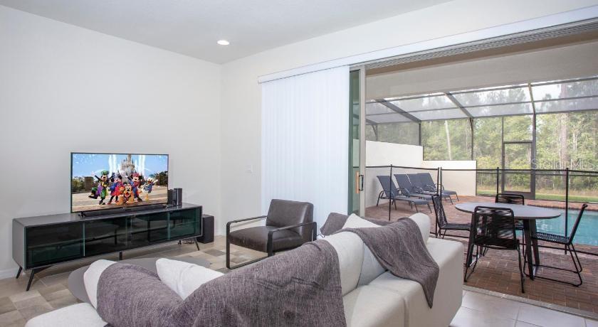 Image 5 of 43 For 8879 Geneve Court