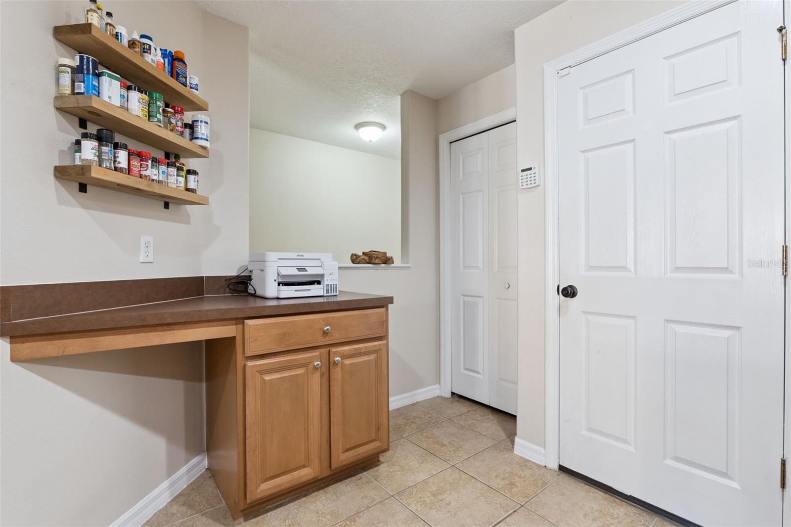 Image 6 of 21 For 4187 Pitch Pine Circle