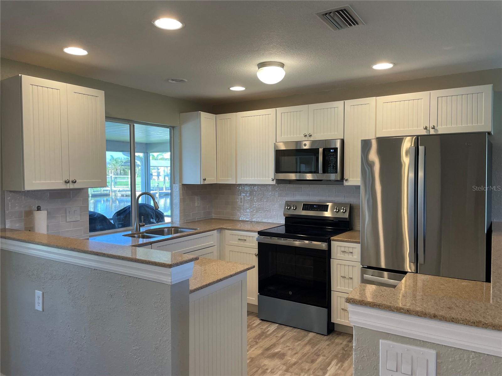 Image 5 of 37 For 24277 Treasure Island Boulevard