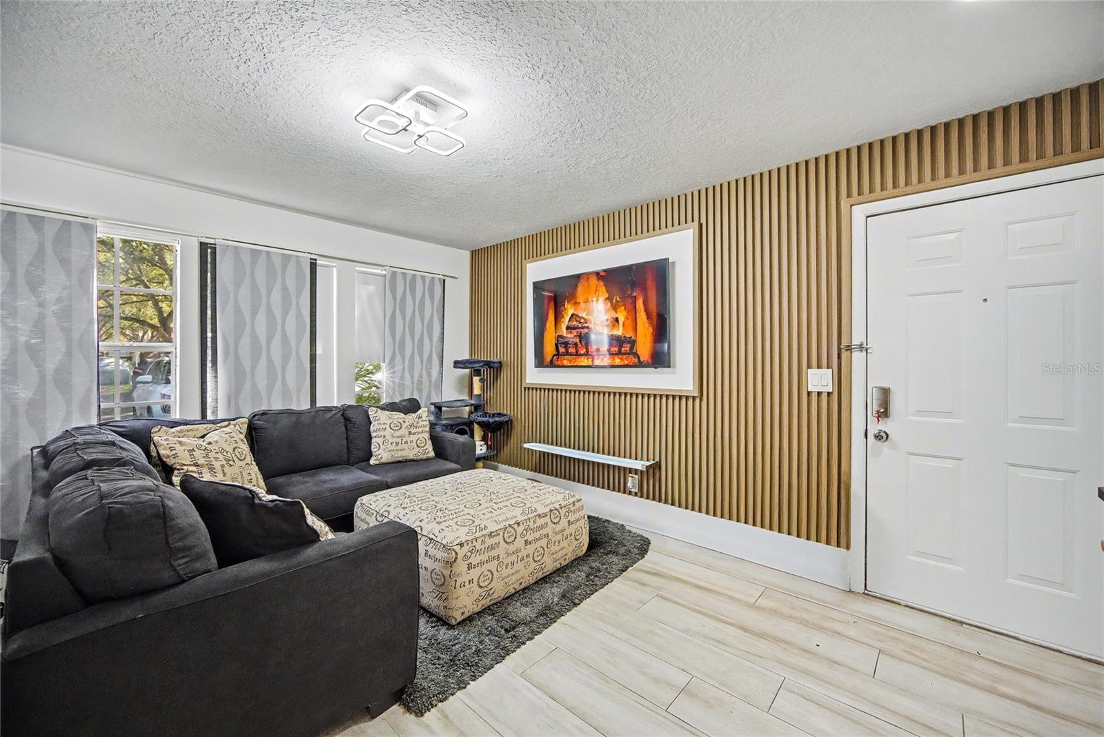 Image 3 of 37 For 11508 Westwood Boulevard 317